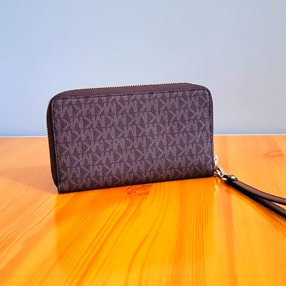 Michael Kors Jet Set Travel Large flat phone case Wristlet, Brown/Acron - Picture 2 of 4